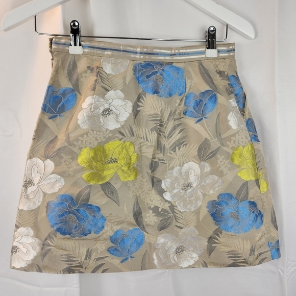 JONATHAN Simkhai Mini skirt with floral design size 0 in EUC - Picture 4 of 8